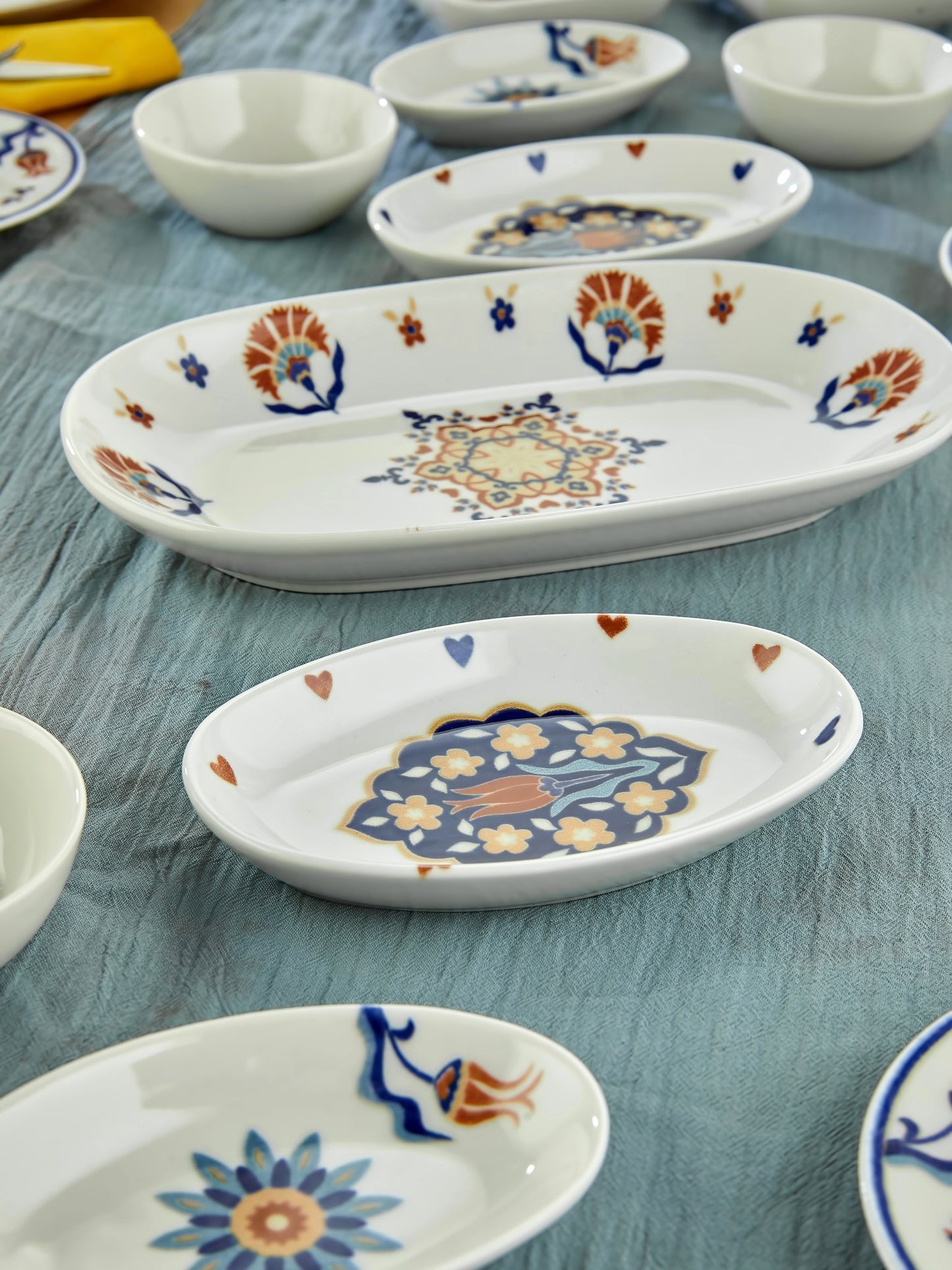 ASTA 30 Parça Porselen Kahvaltı Takımı Çini Desenli